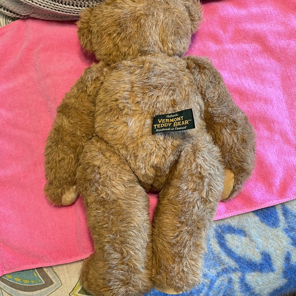 Vermont Teddy Bear - Picture 11 of 11